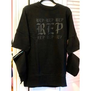 Taylor Swift Reputation Tour Crewneck XS